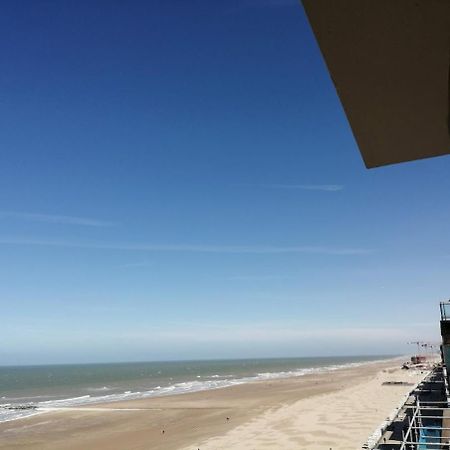 Lovely N° 9 Op Ieder Moment Een Prachtig Zeezicht & Zwembad Middelkerke Luaran gambar