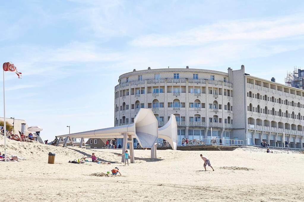 Lovely N° 9 Op Ieder Moment Een Prachtig Zeezicht & Zwembad Middelkerke Luaran gambar
