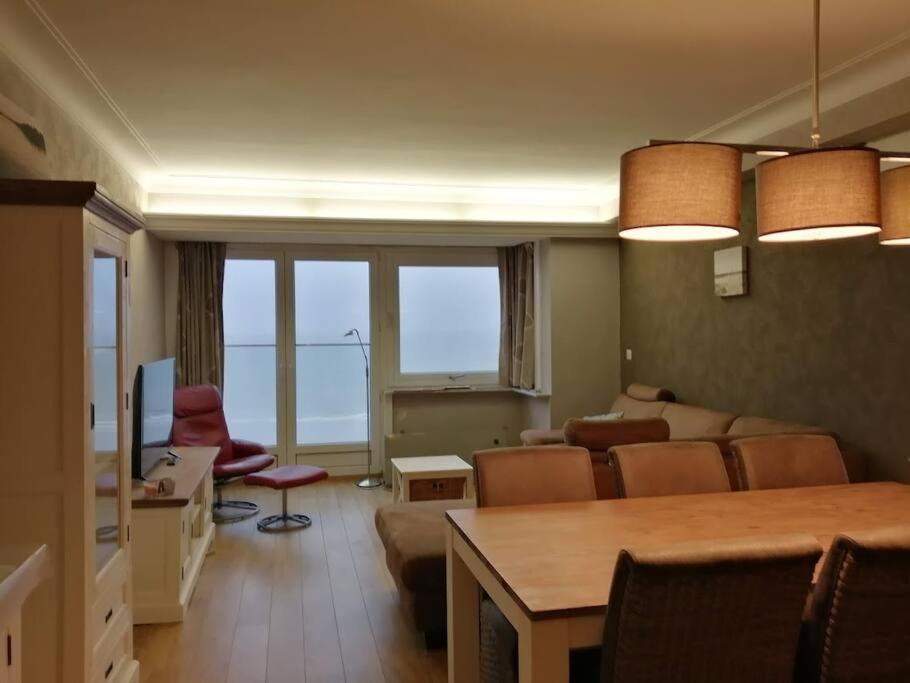 Lovely N° 9 Op Ieder Moment Een Prachtig Zeezicht & Zwembad Middelkerke Luaran gambar